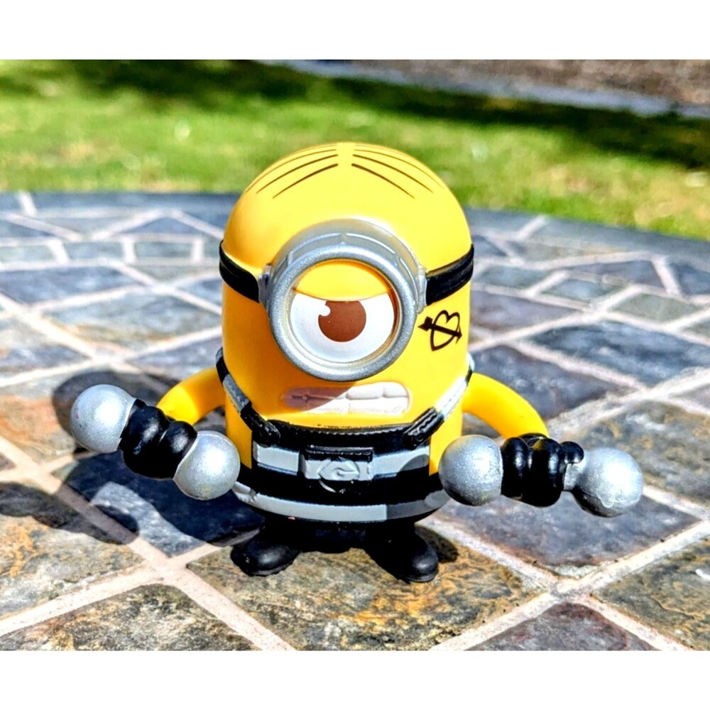 2017 Despicable Me 3 Moving Pumping Iron Minion McDonald's Happy Meal Toy EUC